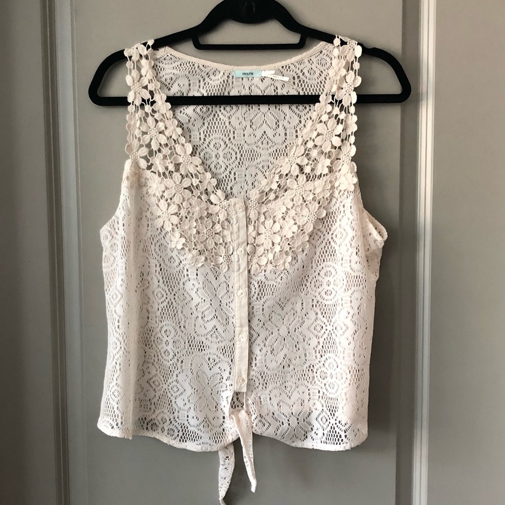Like new! UO lace tie front top